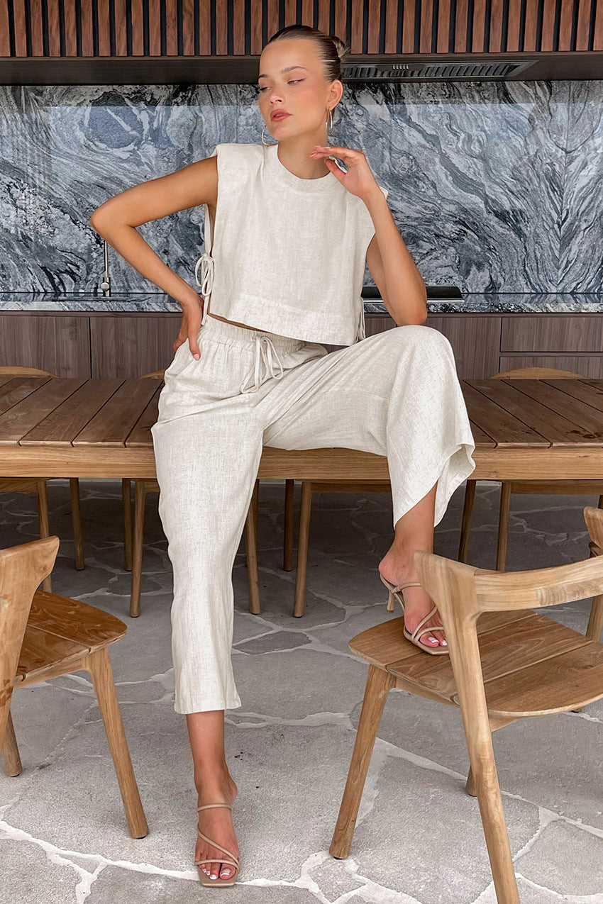 Conjunto top y pantalón suave en color beige arena.