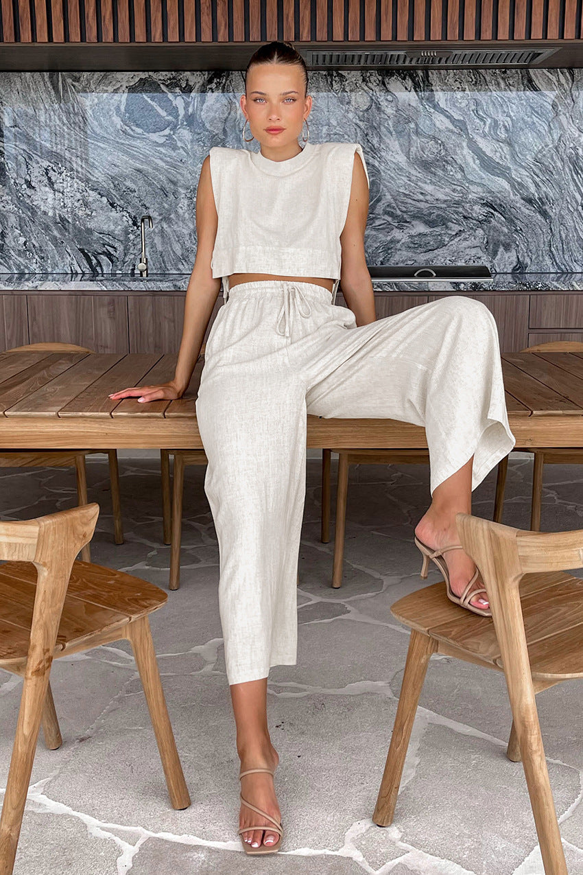 Conjunto top y pantalón suave en color beige arena.